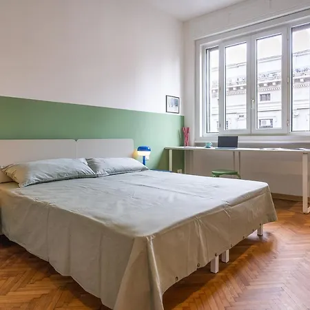 700mstazionecentraleampio Trilocale Con 2balconi Apartment