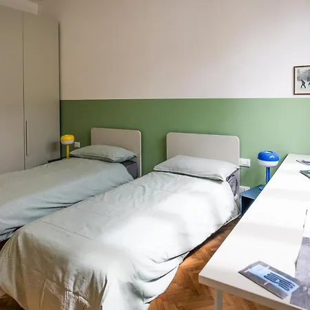 700mstazionecentraleampio Trilocale Con 2balconi Apartment