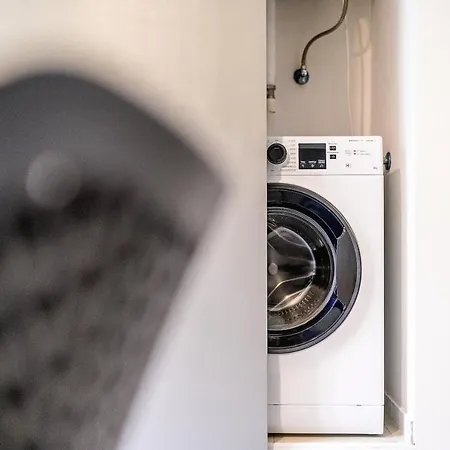 700mstazionecentraleampio Trilocale Con 2balconi Τεργέστη