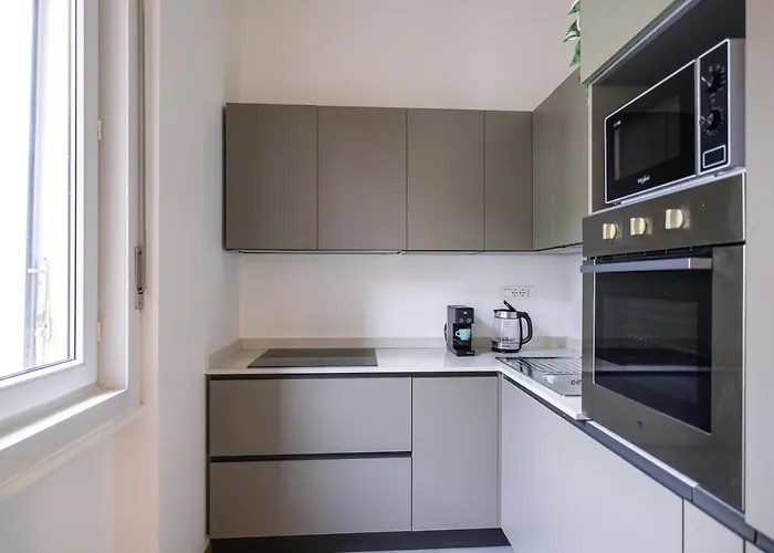 Appartement 700mstazionecentraleampio Trilocale Con 2balconi *