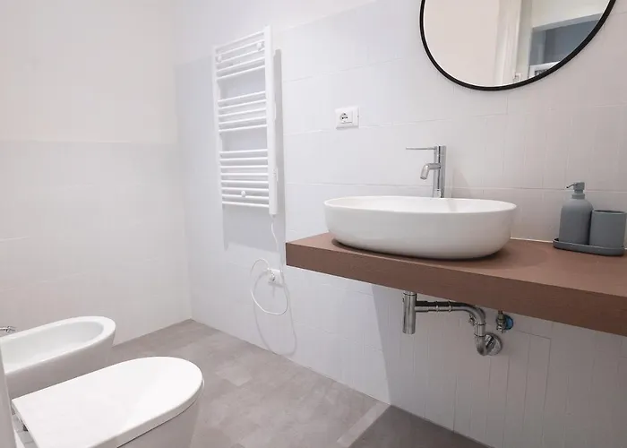 700mstazionecentraleampio Trilocale Con 2balconi